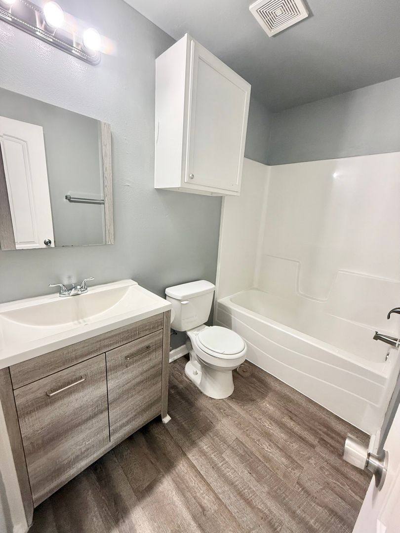 Apartment for rent at 700 W Upshur Ave, Gladewater, TX 75647