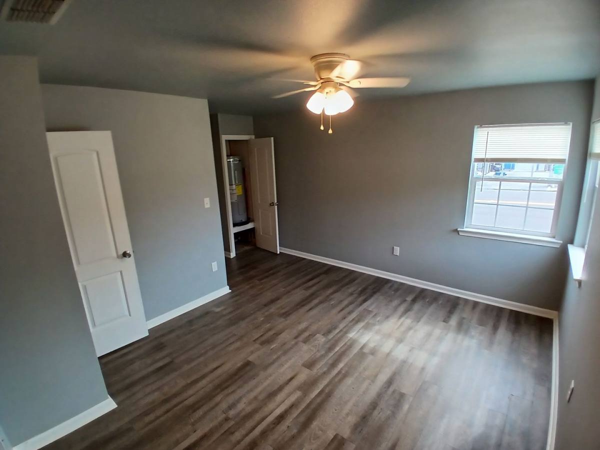 Apartment for rent at 700 W Upshur Ave, Gladewater, TX 75647
