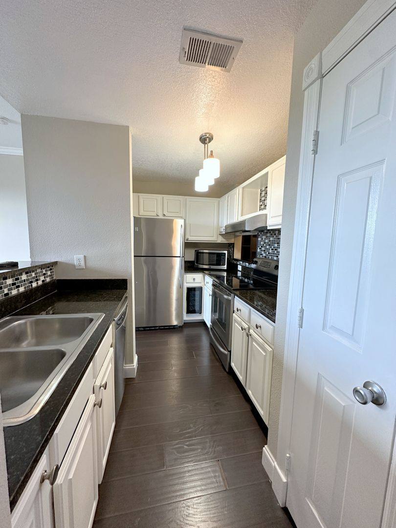 Condo for rent at 501 Knights Run Ave, Tampa, FL 33602