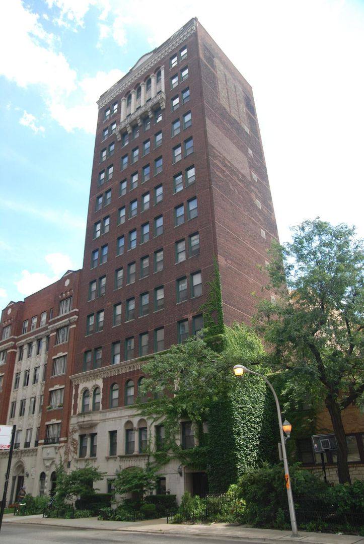 Apartment for rent at 431 W Roscoe, Chicago, IL 60657