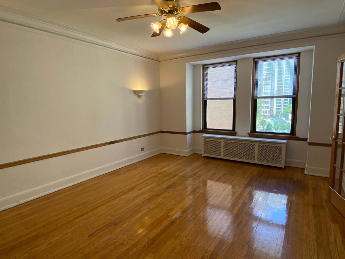 Apartment for rent at 431 W Roscoe, Chicago, IL 60657