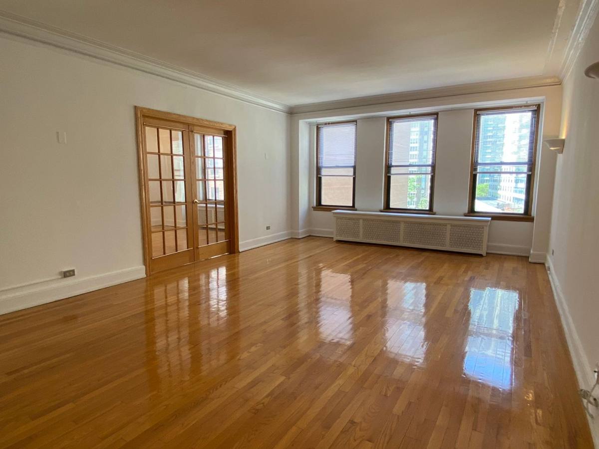 Apartment for rent at 431 W Roscoe, Chicago, IL 60657