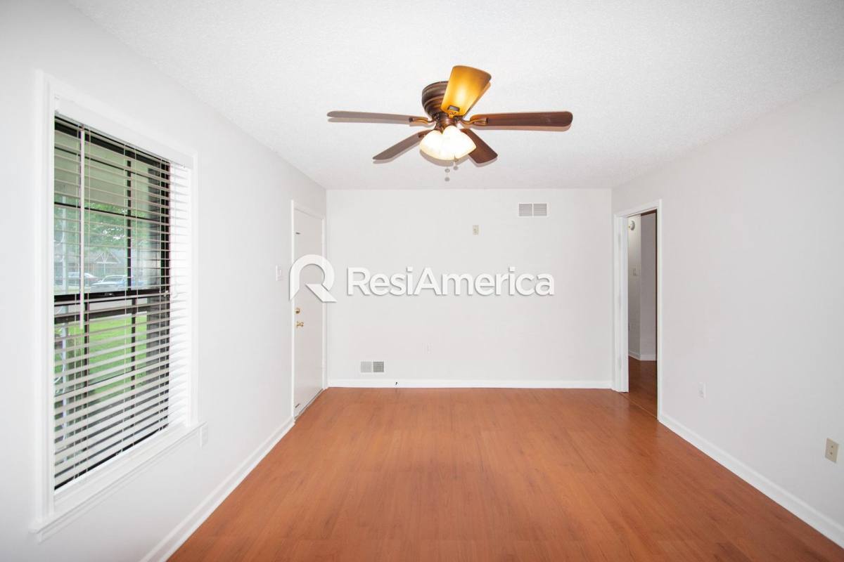 House for rent at 3922 N Heatherhill Dr, Memphis, TN 38135