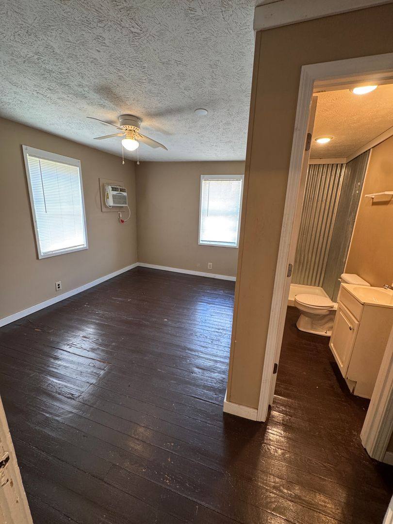 House for rent at 717 Washington St NW, Jacksonville, AL 36265
