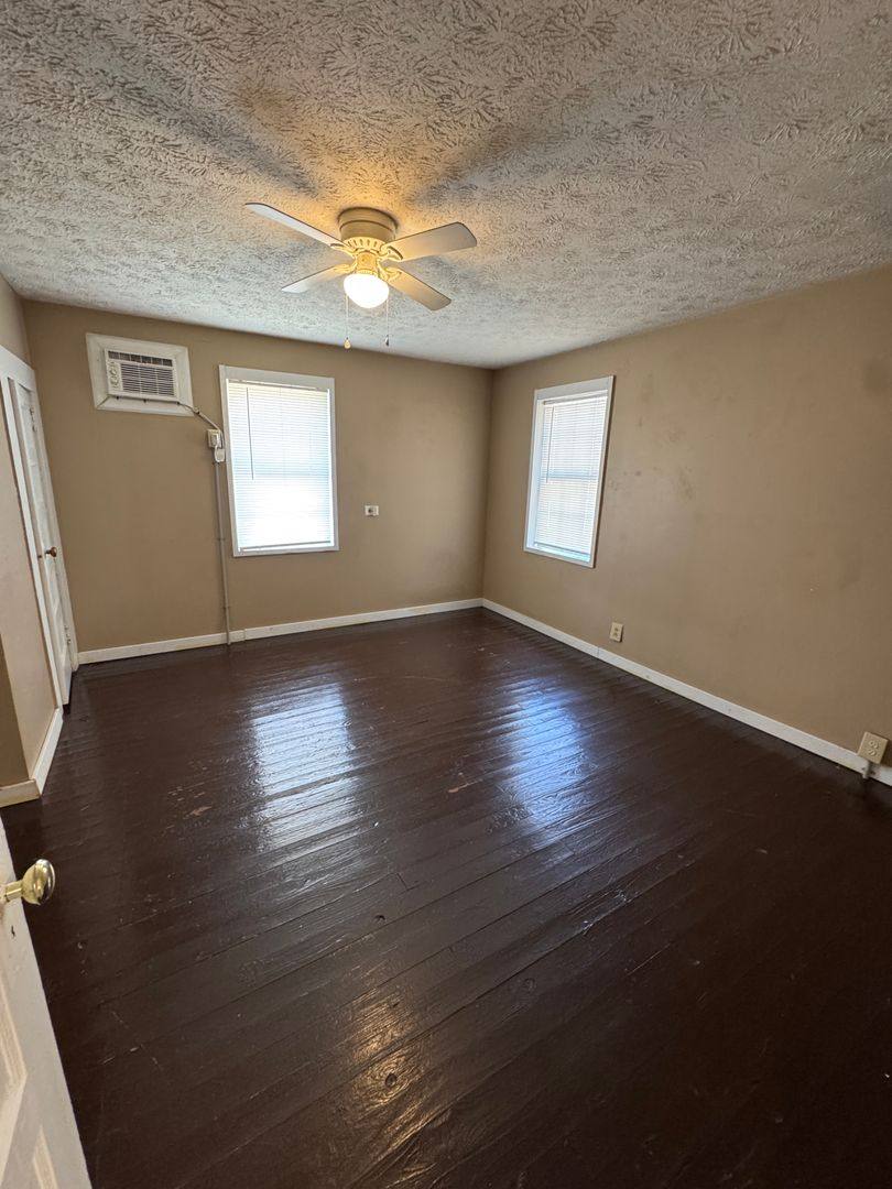 House for rent at 717 Washington St NW, Jacksonville, AL 36265