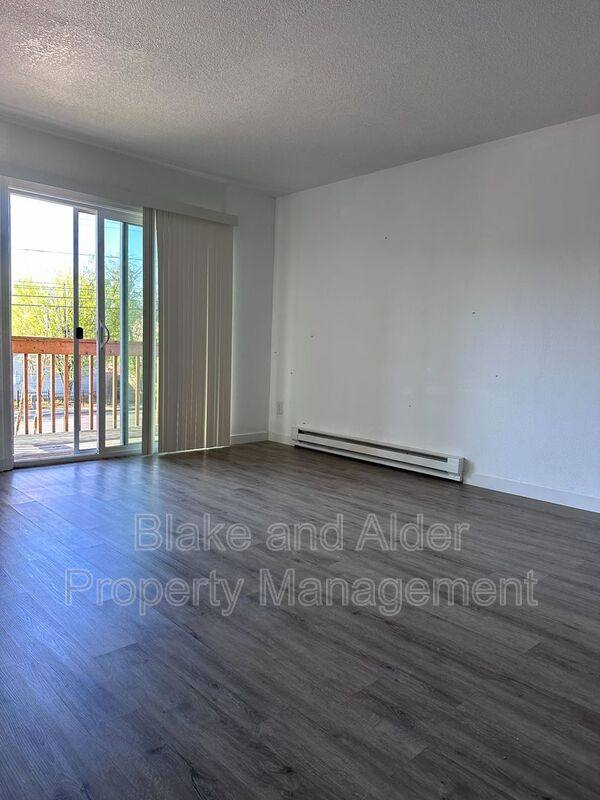 House for rent at 15847 SE Stark St #20, Portland, OR 97233