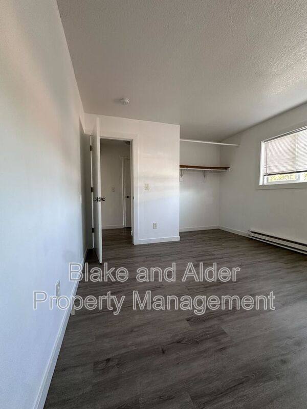 House for rent at 15847 SE Stark St #20, Portland, OR 97233