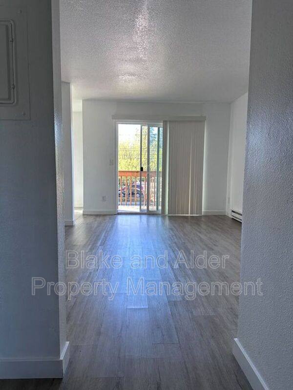House for rent at 15847 SE Stark St #20, Portland, OR 97233