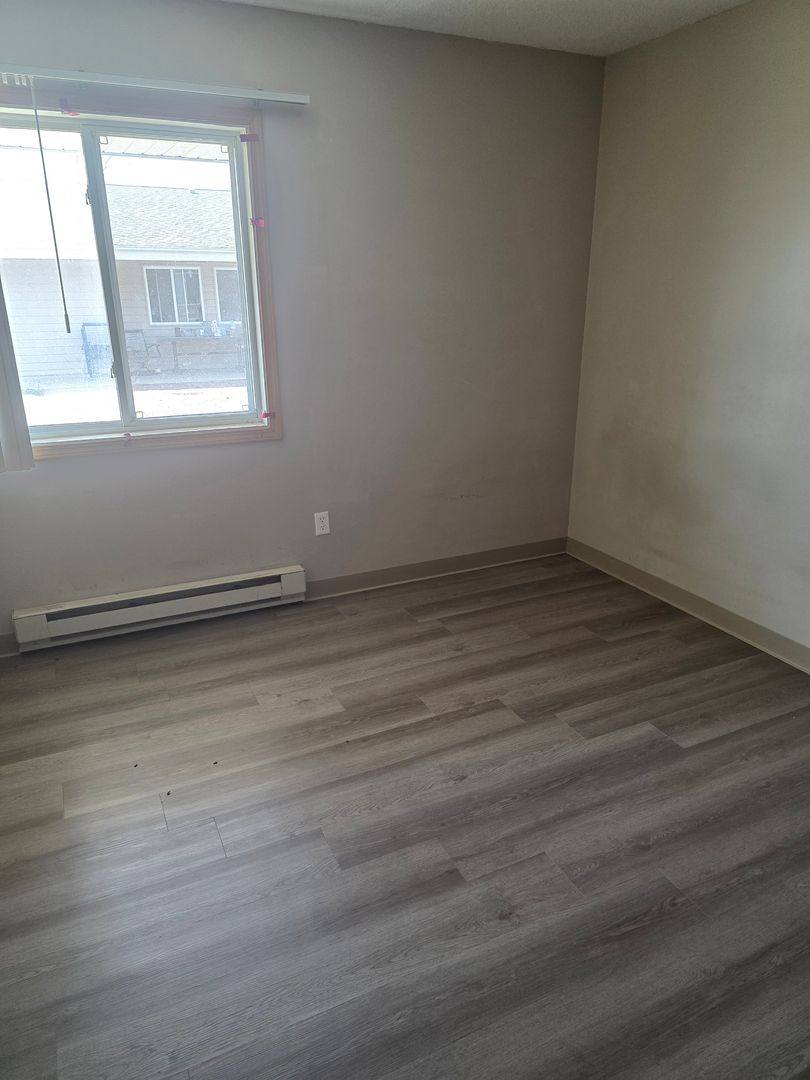 Apartment for rent at 1307 12th Ave, Belle Plaine, IA 52208