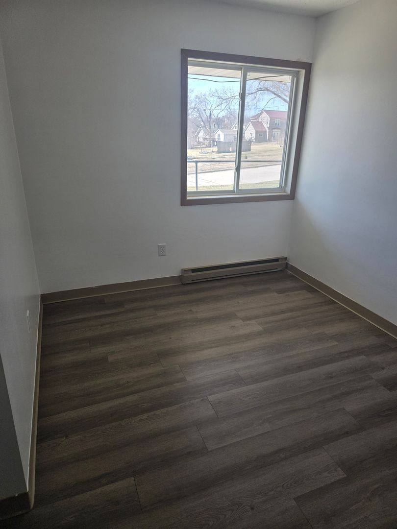 Apartment for rent at 1307 12th Ave, Belle Plaine, IA 52208