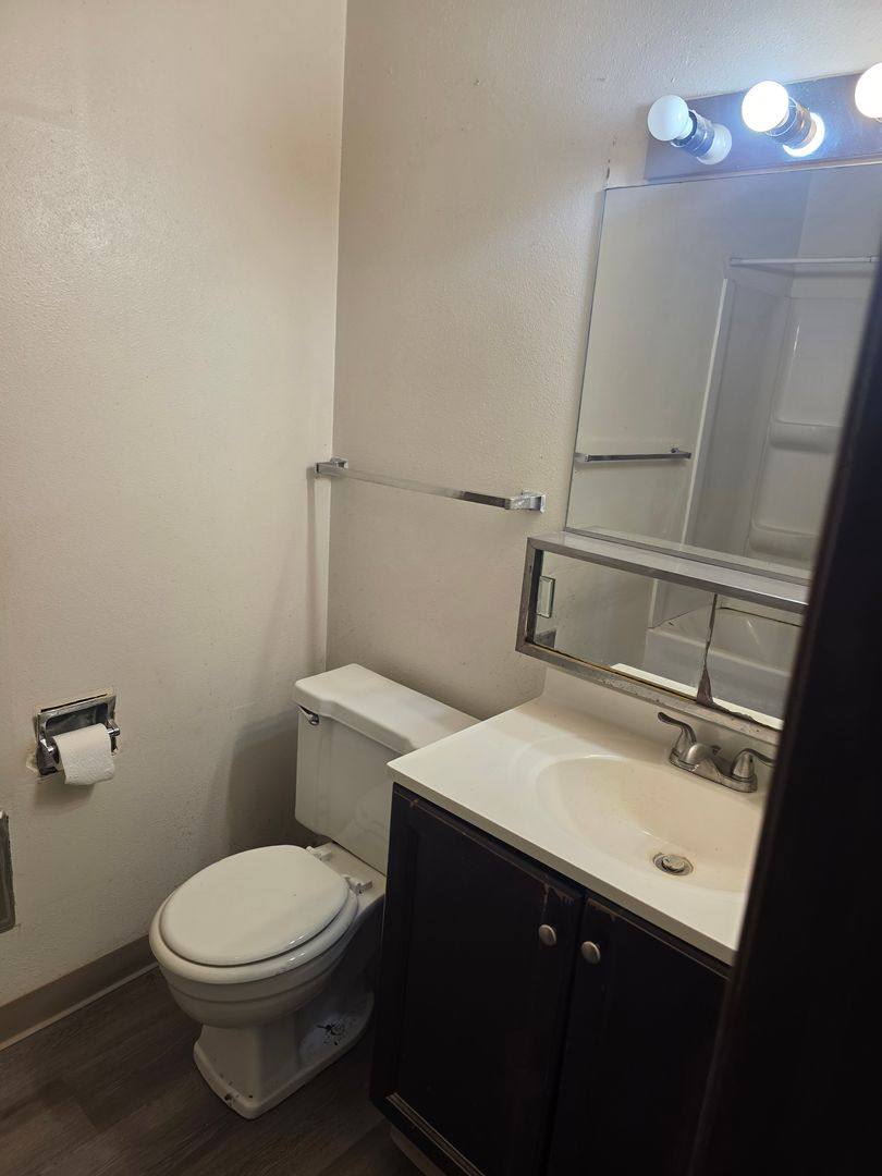 Apartment for rent at 1307 12th Ave, Belle Plaine, IA 52208