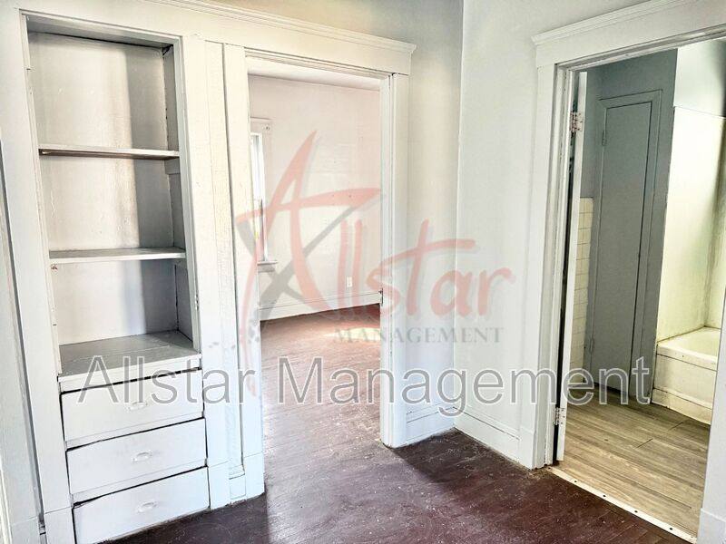 House for rent at 1374 E 94th St, Cleveland, OH 44106