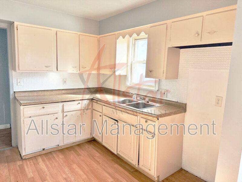 House for rent at 1374 E 94th St, Cleveland, OH 44106