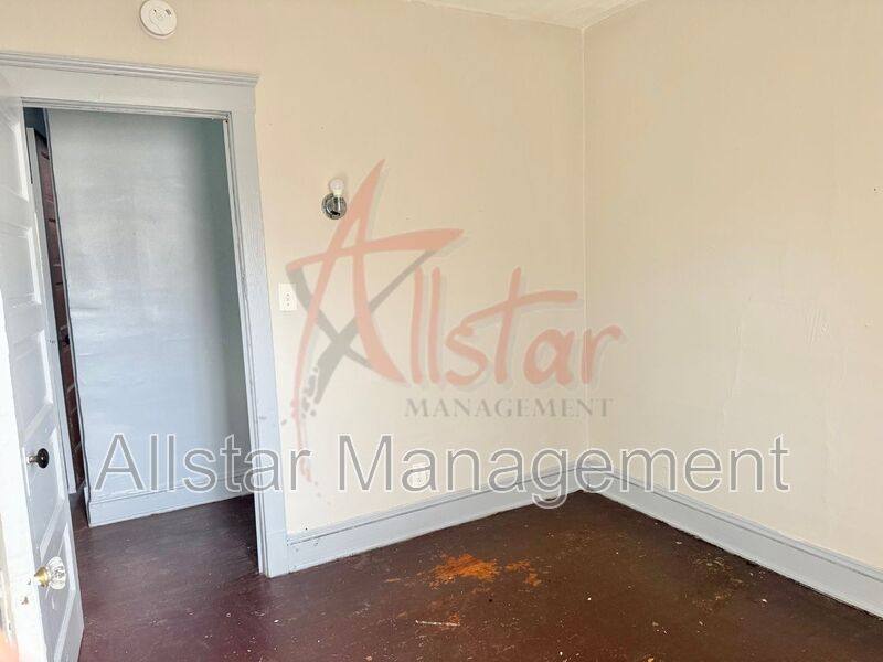 House for rent at 1374 E 94th St, Cleveland, OH 44106