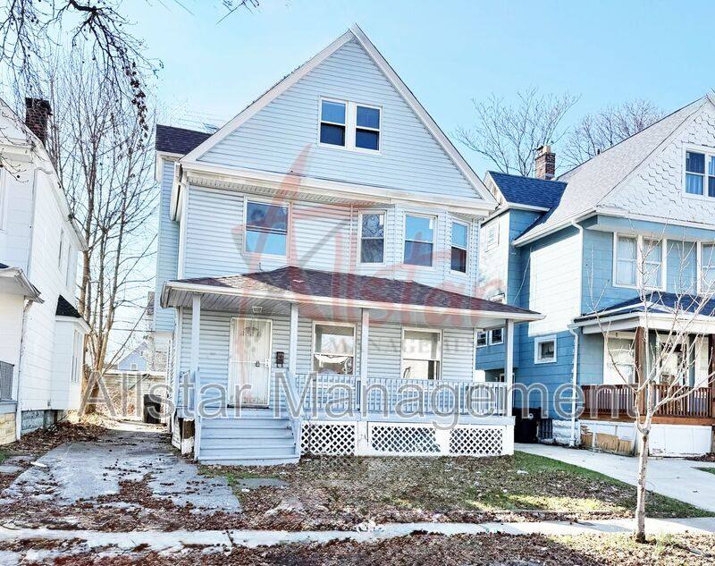House for rent at 1374 E 94th St, Cleveland, OH 44106