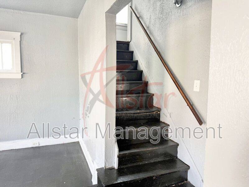 House for rent at 1374 E 94th St, Cleveland, OH 44106