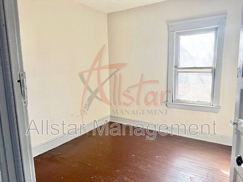 House for rent at 1374 E 94th St, Cleveland, OH 44106