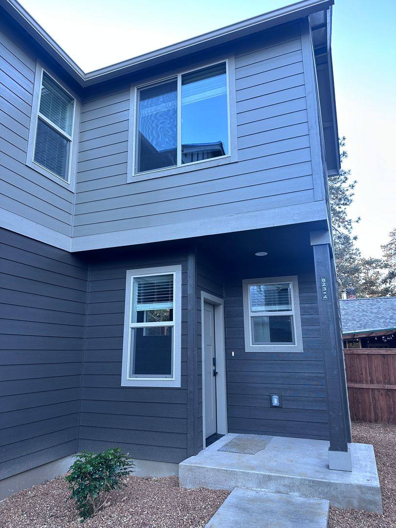 Apartment for rent at 823 SE 5th St, Bend, OR 97702