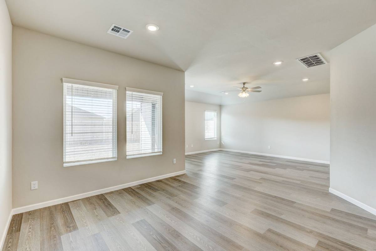 House for rent at 10508 SW 41st Place, Yukon, OK 73099