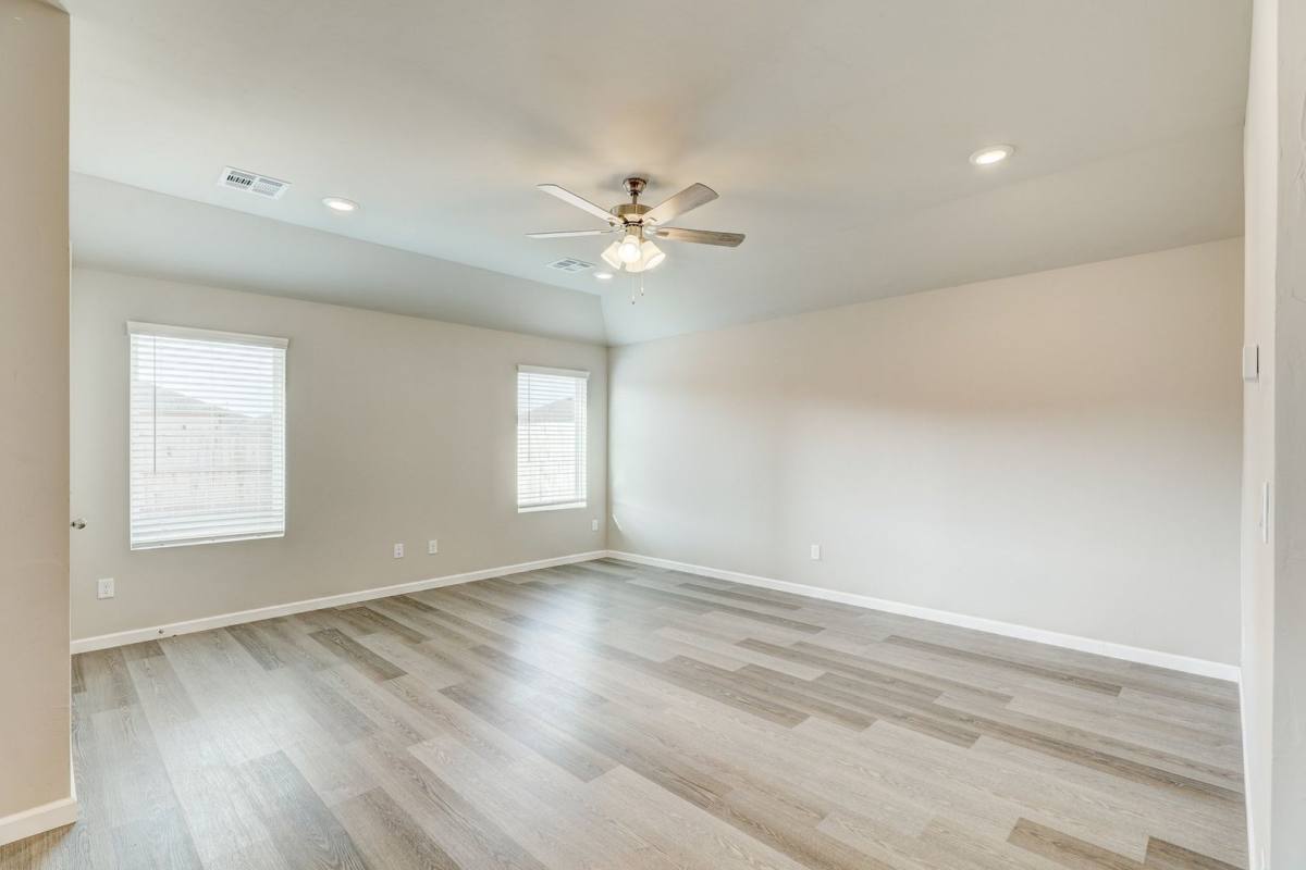 House for rent at 10508 SW 41st Place, Yukon, OK 73099