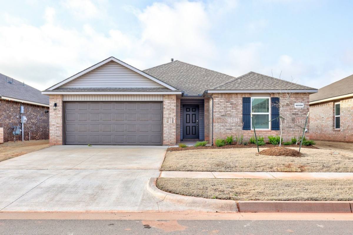House for rent at 10508 SW 41st Place, Yukon, OK 73099