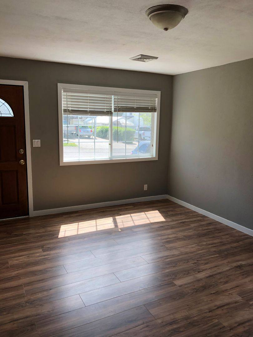 House for rent at 1646 SE Hamilton St, Roseburg, OR 97470