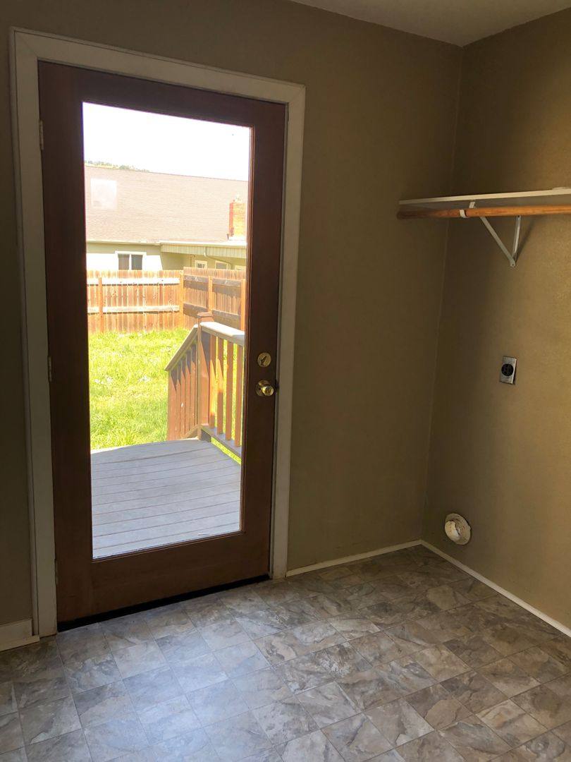 House for rent at 1646 SE Hamilton St, Roseburg, OR 97470