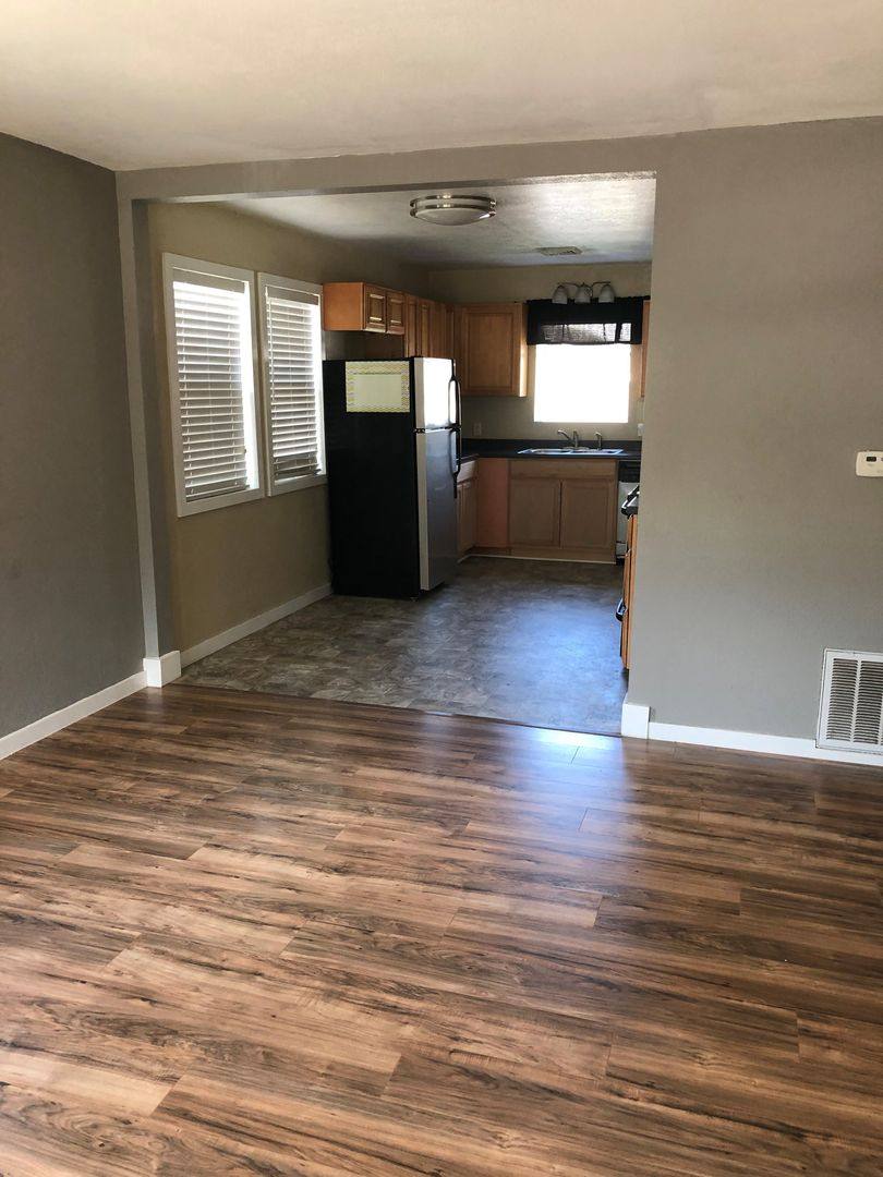 House for rent at 1646 SE Hamilton St, Roseburg, OR 97470