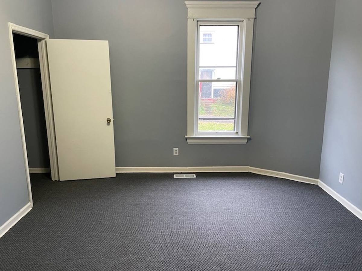 Apartment for rent at 159 W 5th St, Mansfield, OH 44903