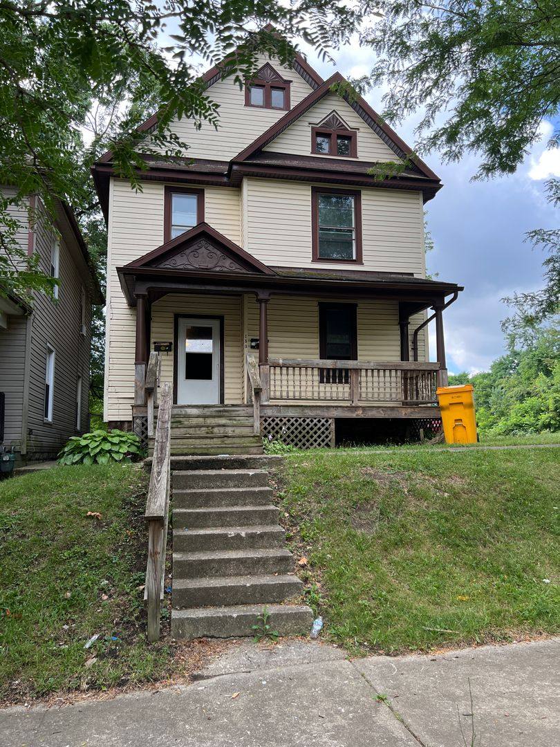 Apartment for rent at 159 W 5th St, Mansfield, OH 44903