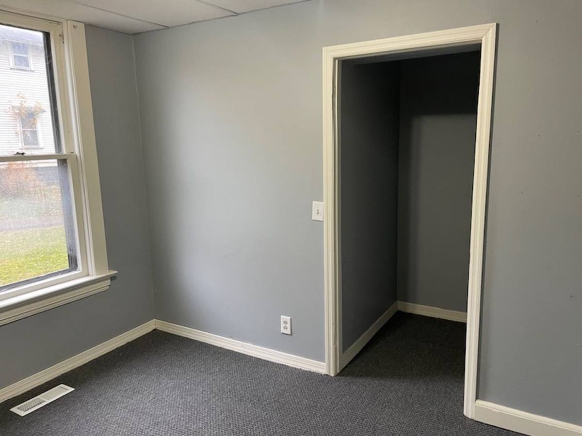 Apartment for rent at 159 W 5th St, Mansfield, OH 44903