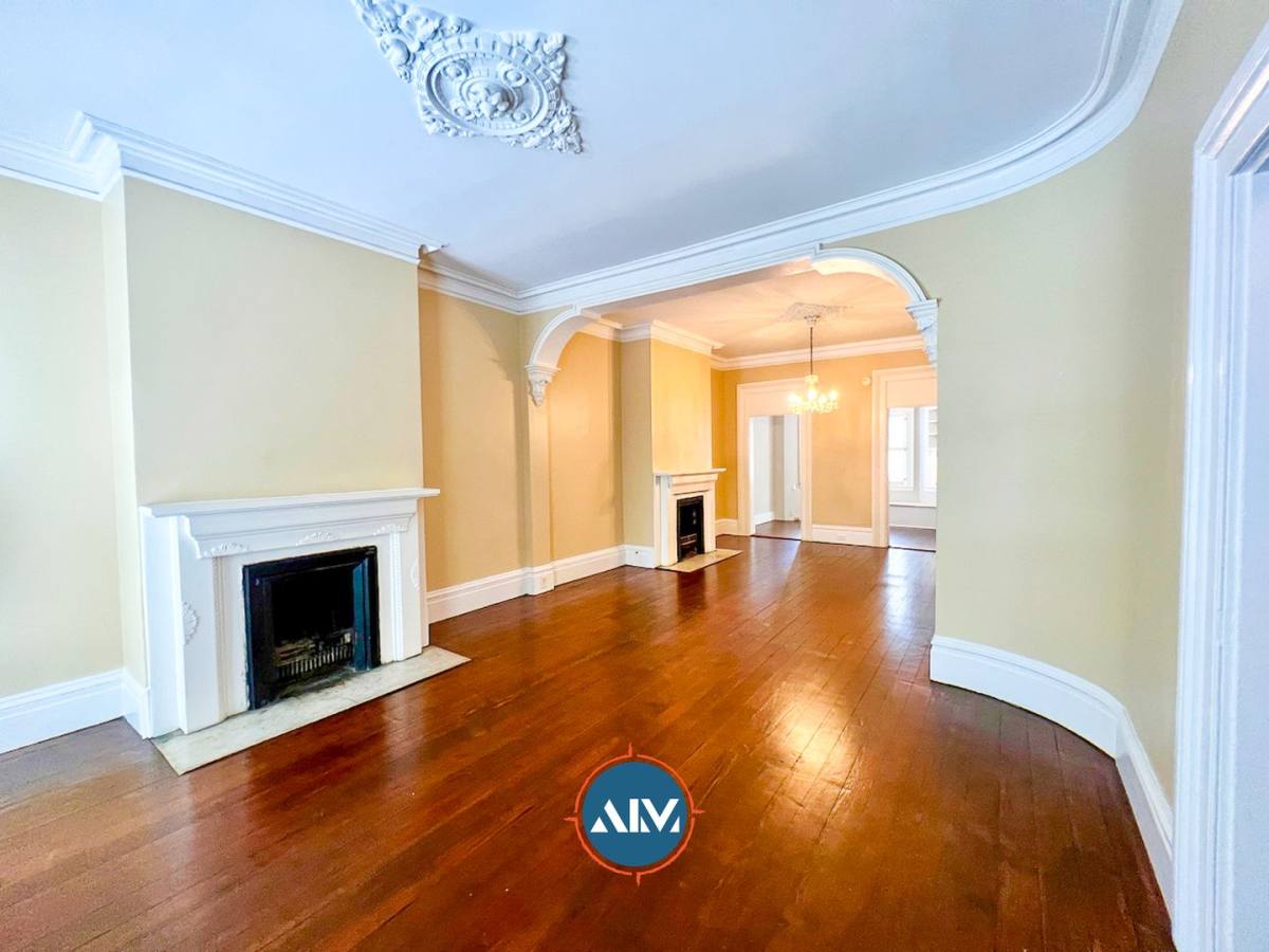 Apartment for rent at 208 E Taylor, Savannah, GA 31401