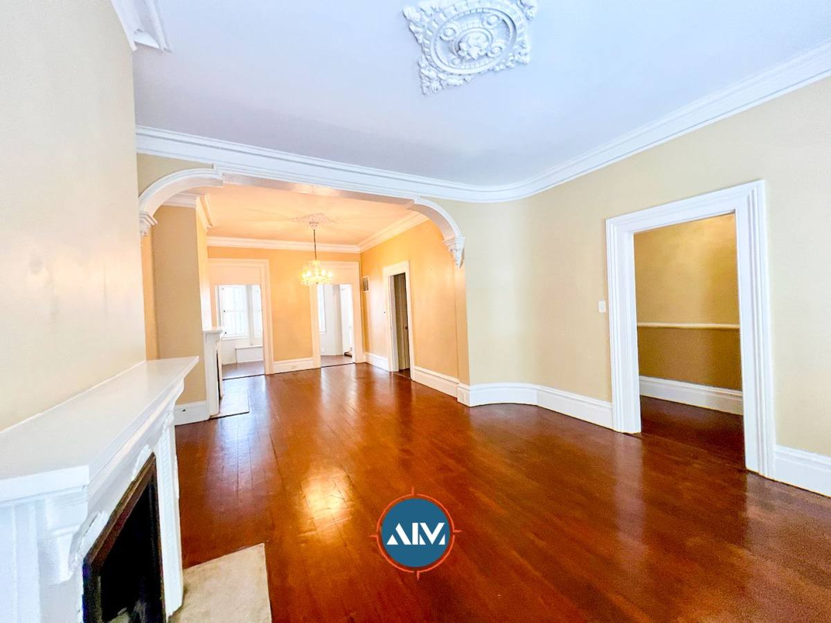 Apartment for rent at 208 E Taylor, Savannah, GA 31401