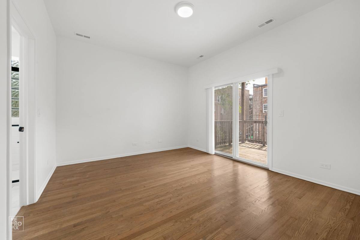 Apartment for rent at 7410 N Winchester Ave, Chicago, IL 60626
