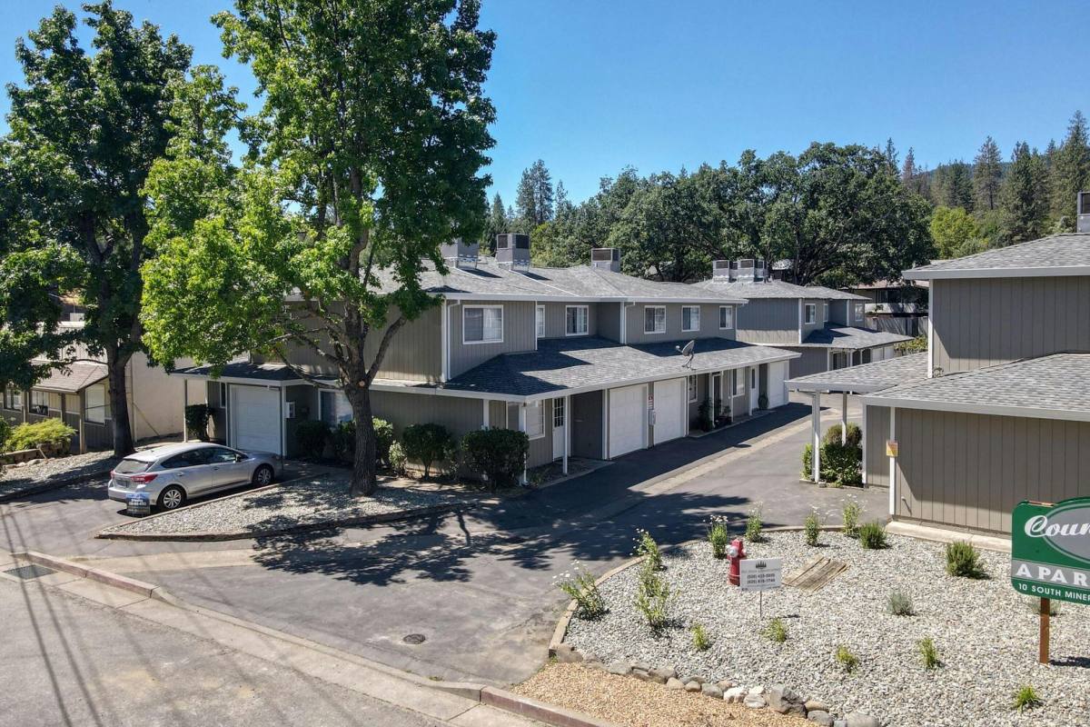 Apartment for rent at 10 S Miner St, Weaverville, CA 96093