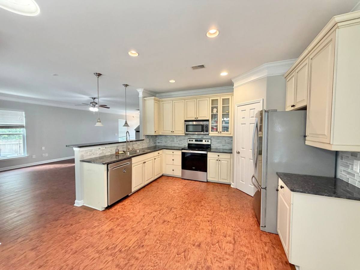 House for rent at 6 Chapel Lake N, Savannah, GA 31419