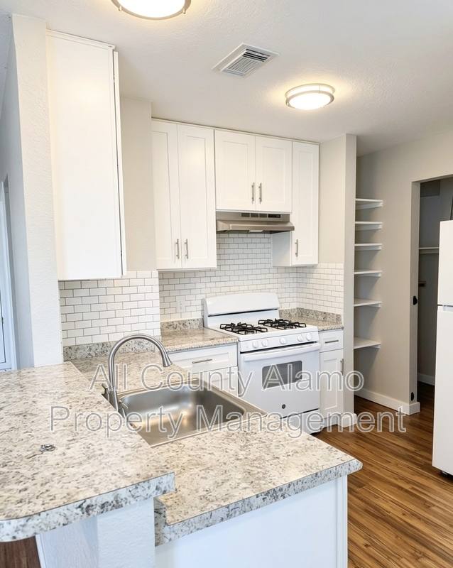 House for rent at 429 Zachry Dr, San Antonio, TX 78228