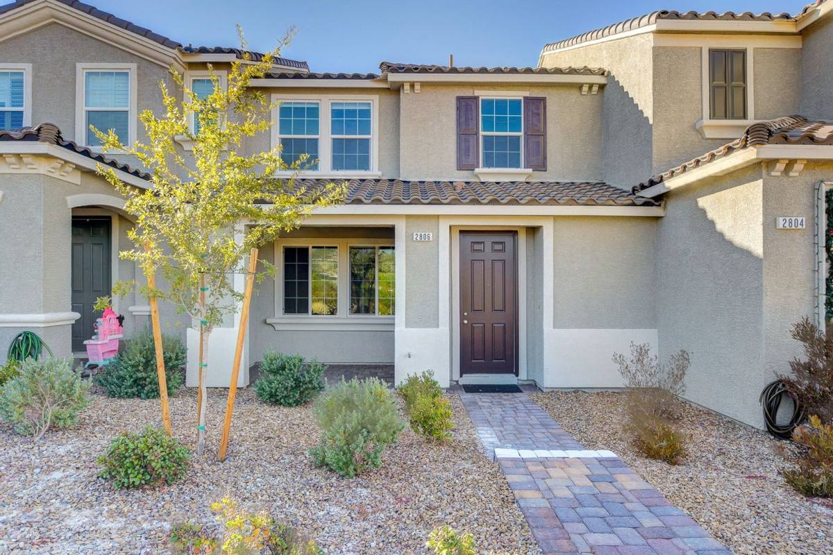 Townhouse for rent at 2806 Alenga St, Henderson, NV 89044