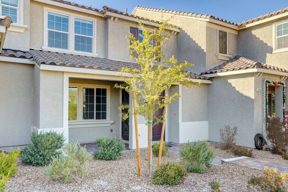 Townhouse for rent at 2806 Alenga St, Henderson, NV 89044