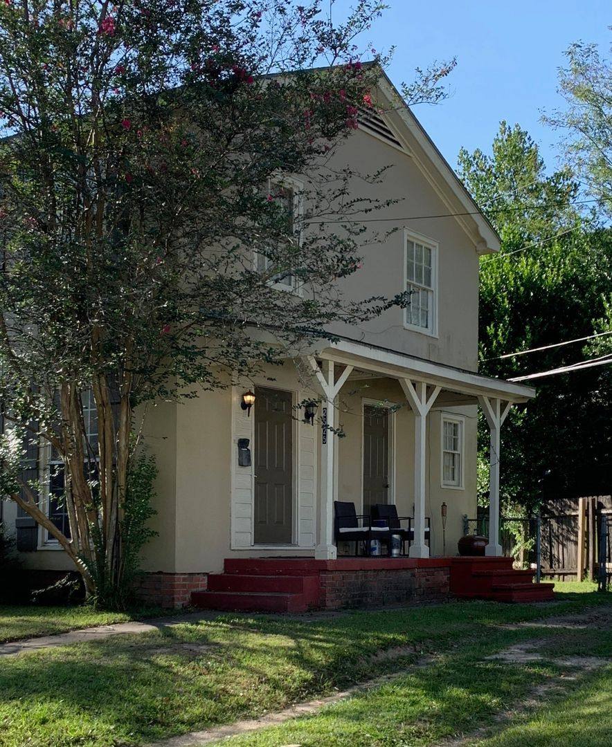 Townhouse for rent at 2525 Olive St, Baton Rouge, LA 70806