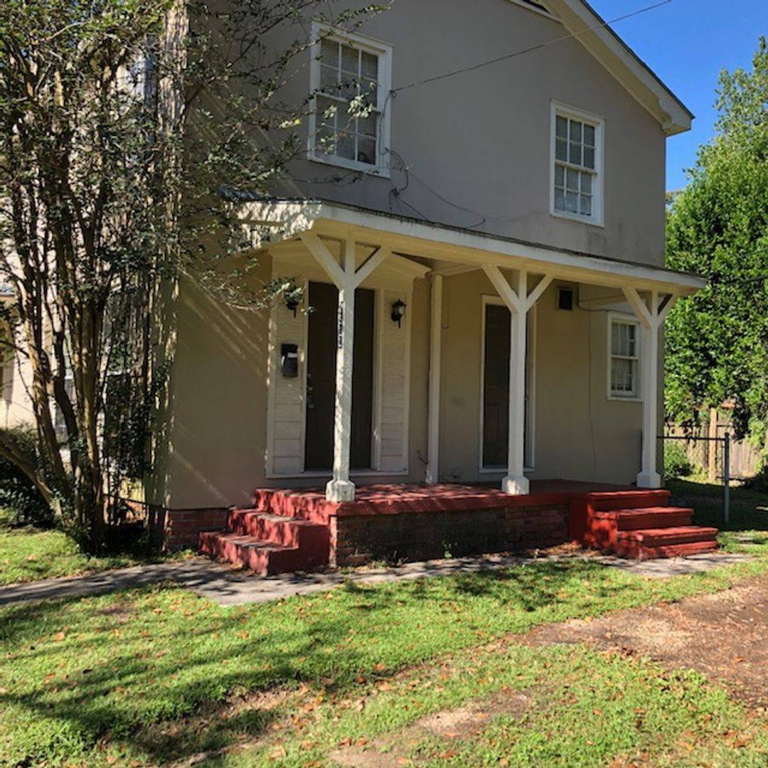 Townhouse for rent at 2525 Olive St, Baton Rouge, LA 70806