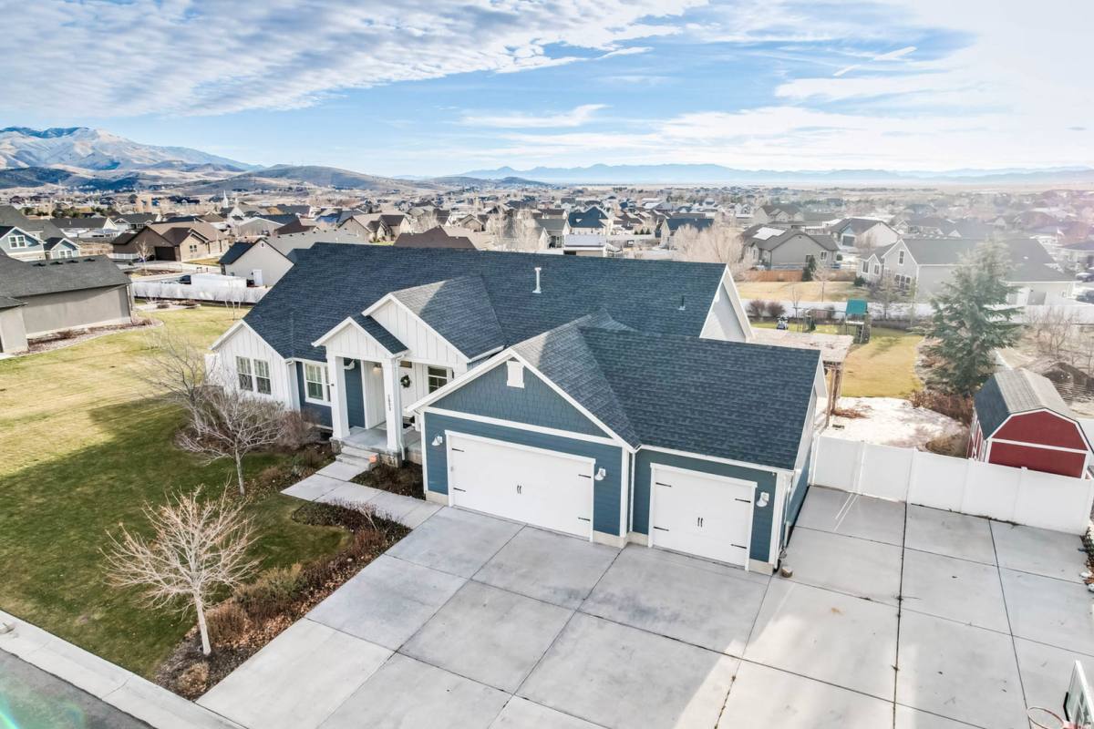 House for rent at 2098 E Elkhorn Rd, Eagle Mountain, UT 84005