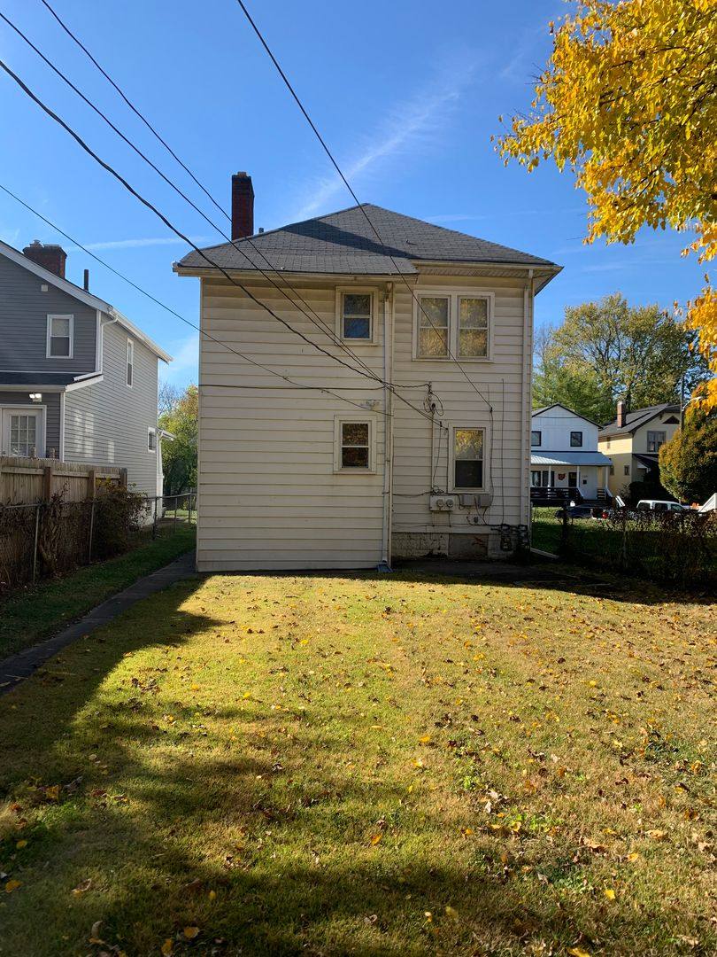 Apartment for rent at 1138-1138 Half S Oakwood Ave, Columbus, OH 43206