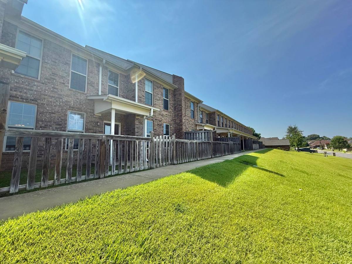 Townhouse for rent at 16440 County Rd #1004, Tyler, TX 75703