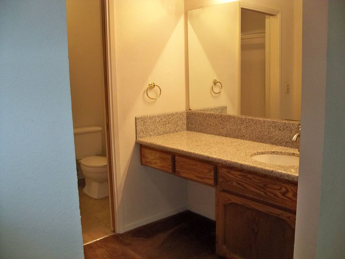 House for rent at 2124 Sunny Oak Court, Modesto, CA 95357