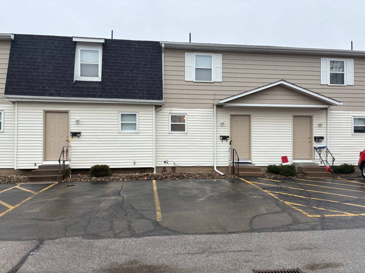 Townhouse for rent at 1843-1847 E 38th St, Erie, PA 16510