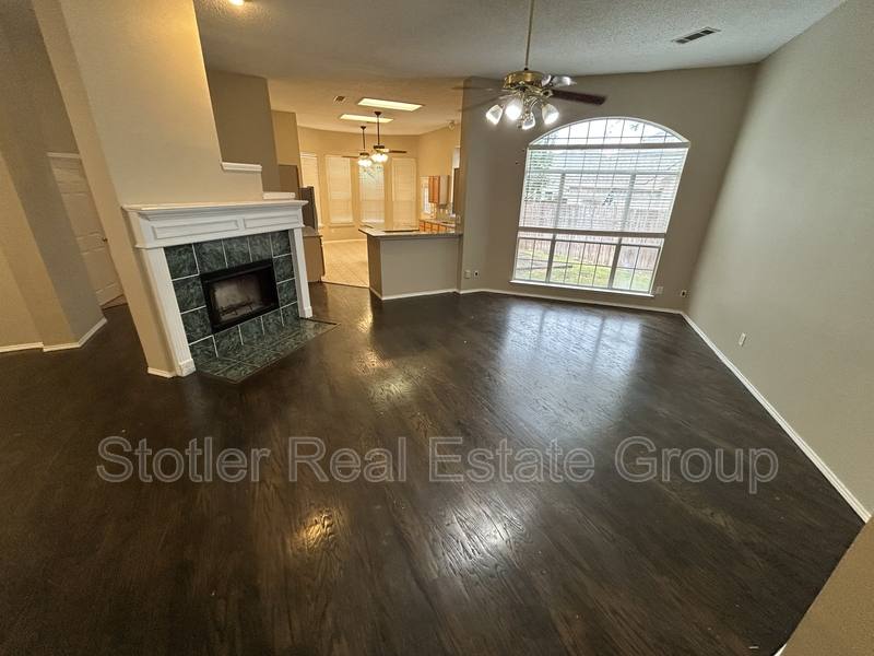 House for rent at 6720 Tabor Dr, Arlington, TX 76002