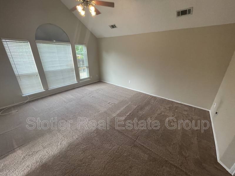 House for rent at 6720 Tabor Dr, Arlington, TX 76002
