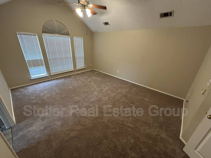 House for rent at 6720 Tabor Dr, Arlington, TX 76002