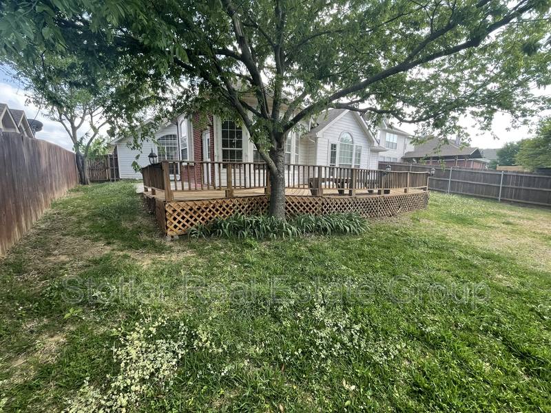 House for rent at 6720 Tabor Dr, Arlington, TX 76002